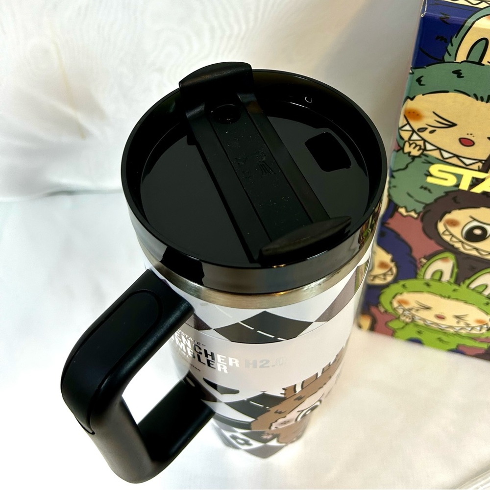 New Stanley Labubu 40 Ounce Quencher H2O Tumbler - Picture 7 of 10